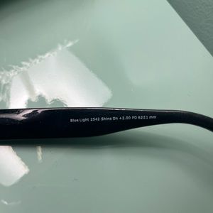 Black “Shine On” Bluelight Peepers 🎊2.00